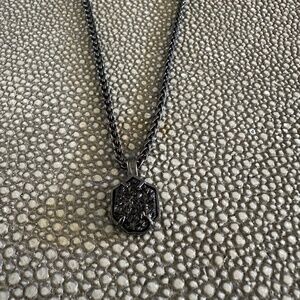 Kendra Scott pendant necklace